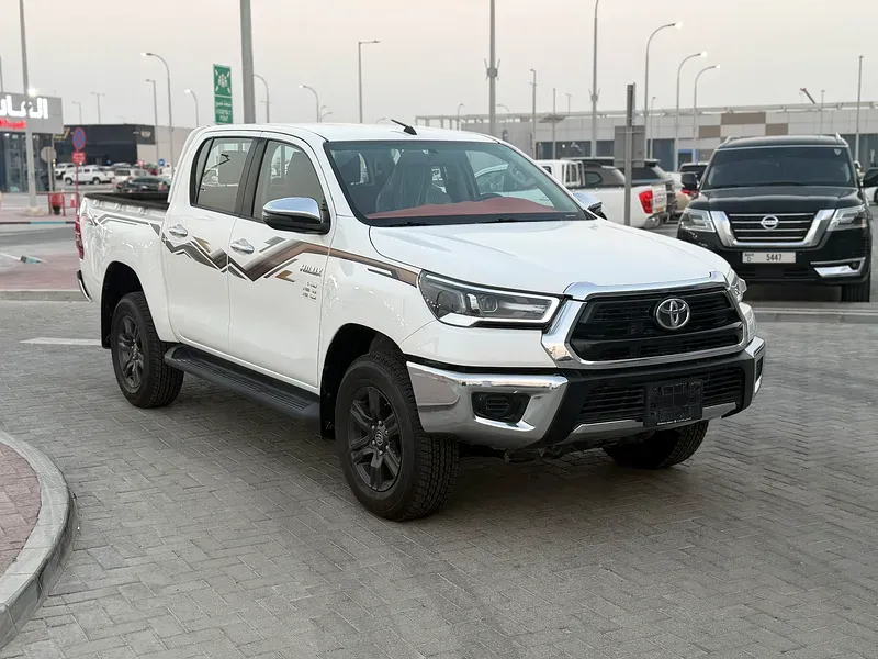 تويوتا هيلوكس 2024